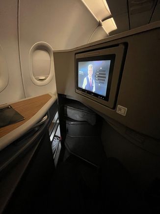Foot well, IFE Screen
