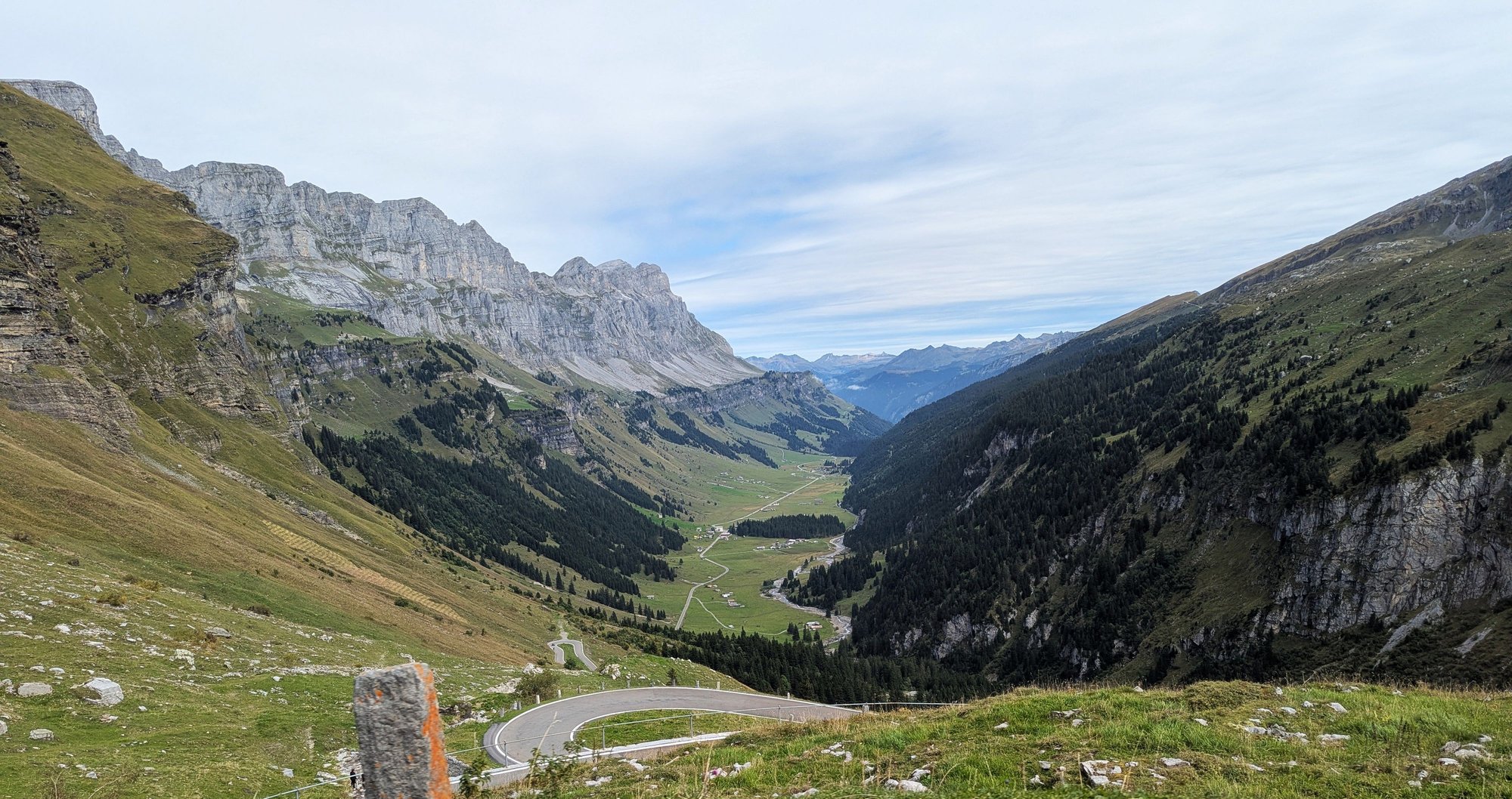 Kalusen Pass, bus shot