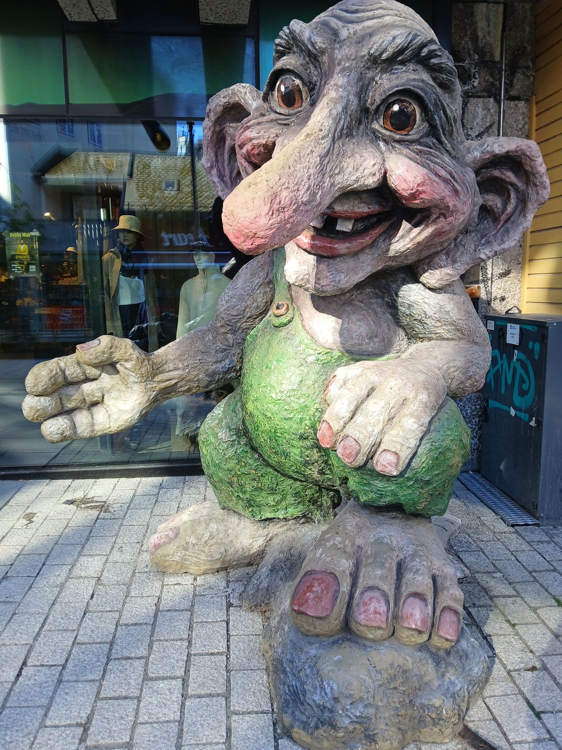 A giant troll on Storgata !