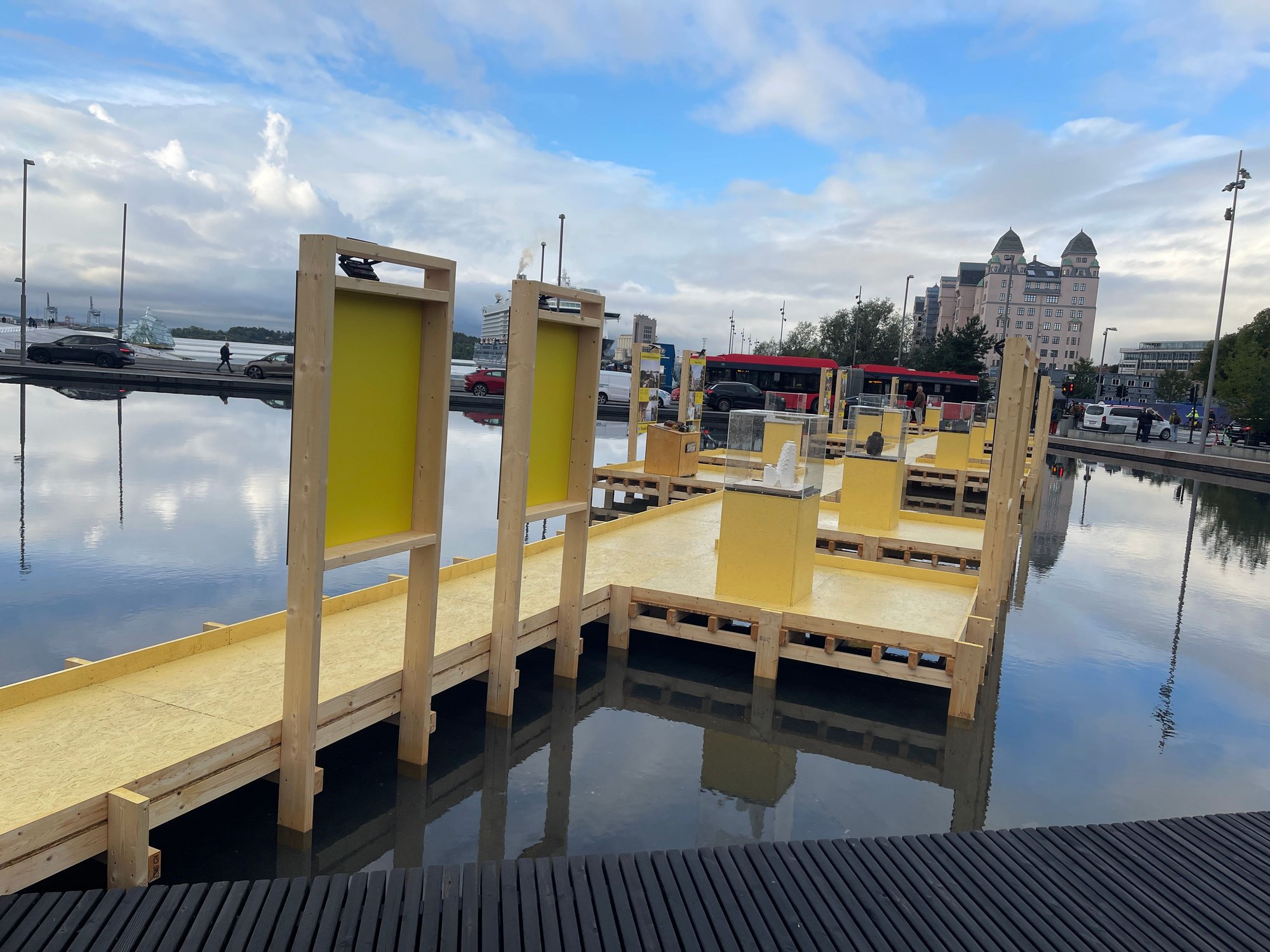 Best neighborhood models display