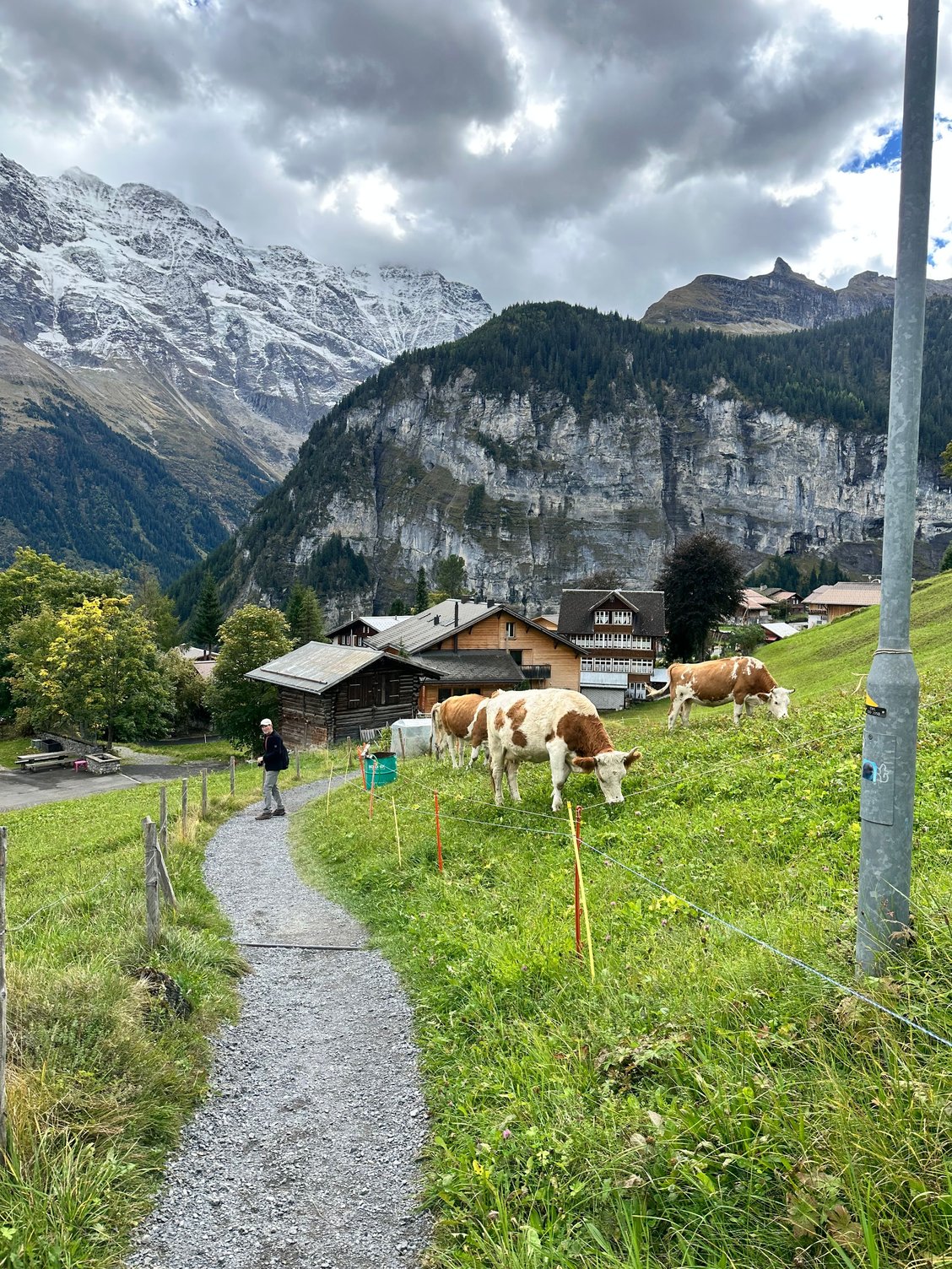 Hiking to Gimmelwald