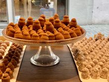 Lots of lingerie, er, chocolate shops….