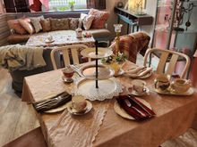  Inside Old Beverley Cafe is like a  Doll House.!