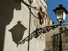 Maori lantern shadow.
*next: our traditional QUIZ followed by a wrap-up conclusion of Amalfi, Atrani and Minori.