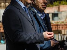 Pretty sure that this man was the mayor. Note how he speaks using his hands.