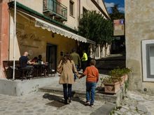 Ravello has a certain upscale vibe throughout. You won't find any Dollarama stores there.