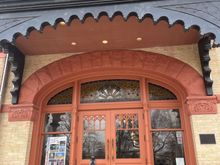 Woodstock has a fabulous opera house, this is the entrance. I have not been to an opera there ( not sure they have them anymore) but I have gone to “ A Tuba Christmas” concert there. Yep, about 20 tuba players  it was fun. 