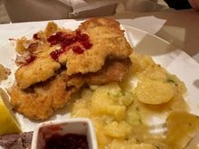 Partner loved his wienershcnitzel note that this is Vienna style, with veal.  Munich style is made with pork.