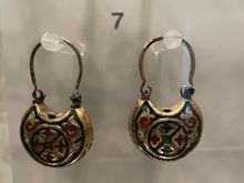 These earrings in the museum show that styles haven’t changed much since the 14th century