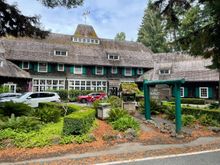 Another shot of the Lake Quinault Lodge.  This is actually the main entrance, I posted a shot that was leading to the water before. 