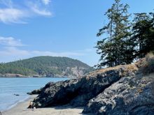 At the end of Deception Pass SP is a great day use area.  If you look real close can see a bridge in the middle of the picture that we will drive over tomorrow, hence the name Deception Pass.