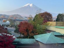 Taken this morning while soaking. The mountain is clouded over now. 