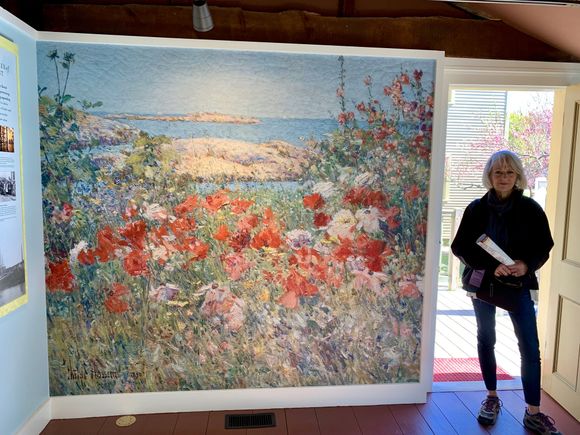 Can’t figure out which is more beautiful. Oh wait, DW by a landslide! 