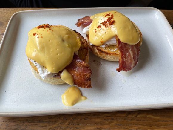 Eggs Benedict