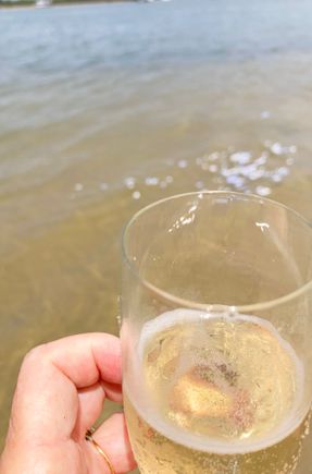 🥂 Cheers Schnauzer 😘 