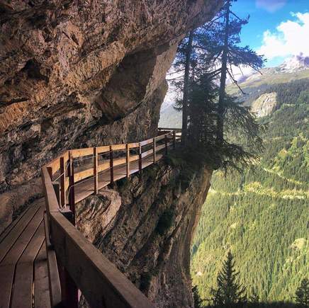 Trail from Crans-Montana to Lake zeuzier