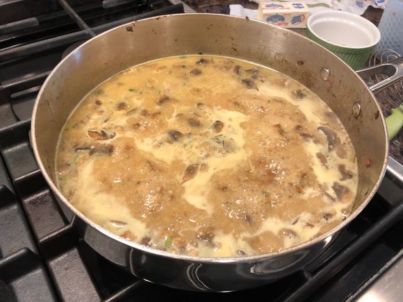 
Mushroom gravy reducing
