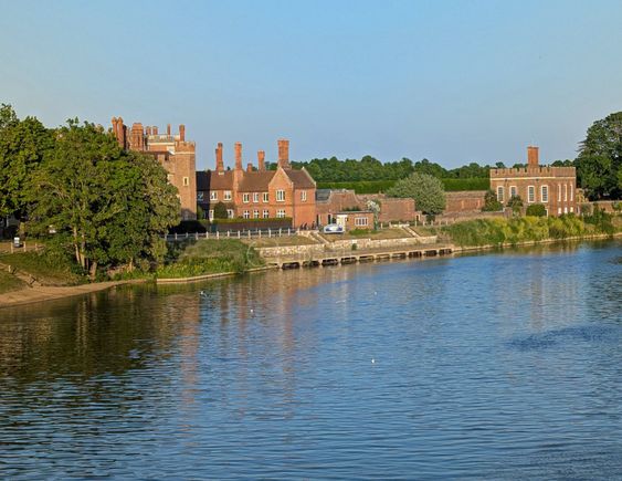 The Palace from the nearby bridge 