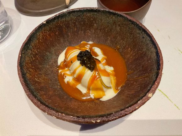 Ice cream with seaweed, caviar and caramel sauce.  Together it was not good but individual it was good.  He makes the best caramel sauce