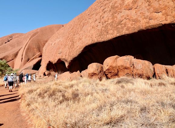 Uluru cave