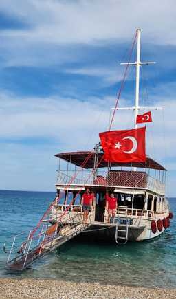 All aboard.  The crew were nice, and caught fish for lunch