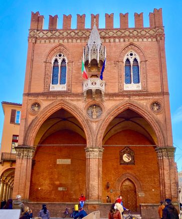 Palazzo della Mercanzia 