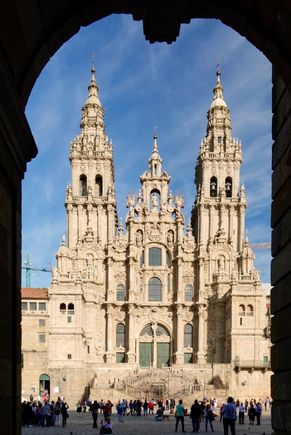 And by day. Magnificent. They just finished cleaning the exterior and now have scaffolding up in most of the interior getting it ready for the big next Holy Year celebration in 2021.
