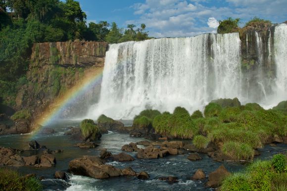 Love the rainbows. Went on a moonbow walk first night when moon was mostly still full but it was disappointing. Not much to see and no chance for a photo as it was way too dark.