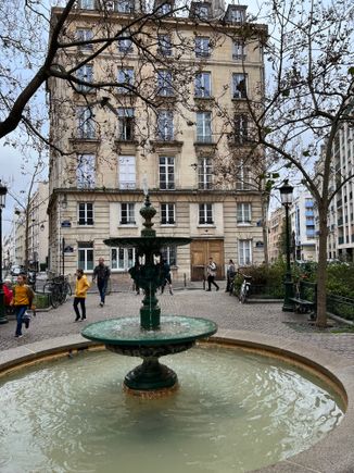 Emily in Paris, Gabriel wasn’t home😜