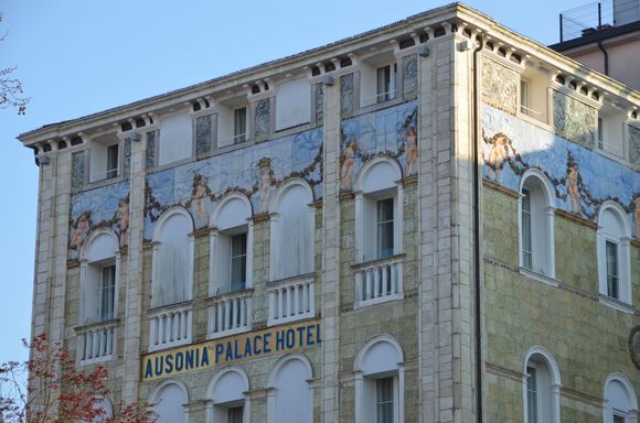 Ansonia Palace Hotel in Lido, style Liberty (Art Nouveau), detail