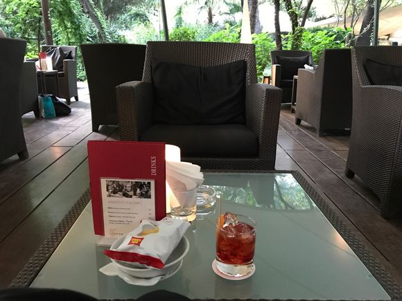 Aperitivo at the pool bar at ParkHotel Laurin