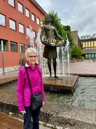 Molde, Norway, the city of gorgeous roses, and a gorgeous Joyce!