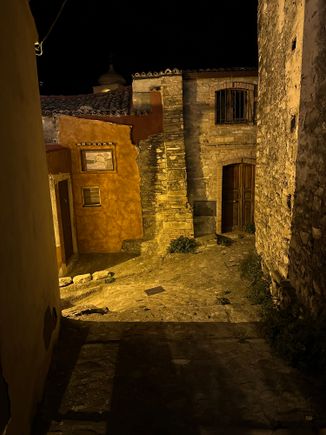 The rabatana of tutsi, at night...magical

https://dooid.it/en/basilicata-discover-tursi/
