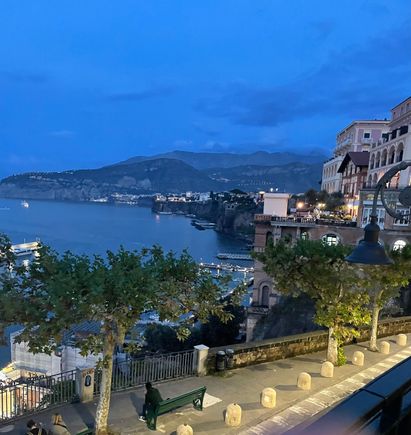 A night scene of Sorrento. A group of us went to “The Foreigner’s Club” there for a great dinner, this view, and crazy fun karioke. . We kind of nailed Sweet Caroline. ( I think). 