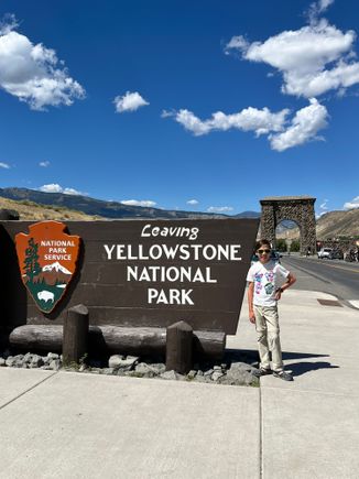 Roosevelt Arch and YSNP sign at the North Entrance 
