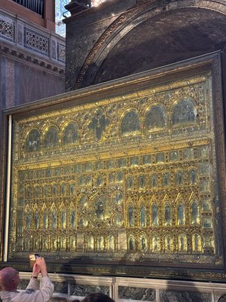 Pala d'Oro from a closer view