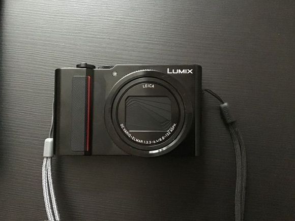 No obvious misalignment of lens