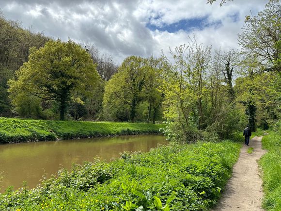 Walk to next little village Lehon from Dinan