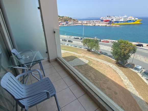 Avra hotel - terrace overlooking the water