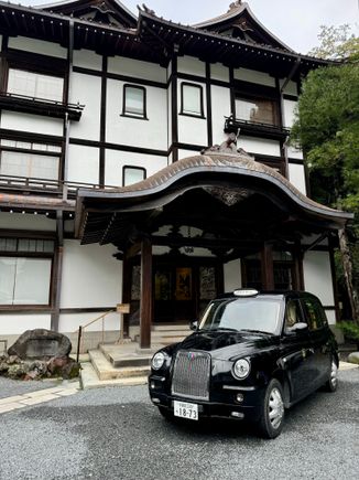 A London taxi outside the hotels wing.