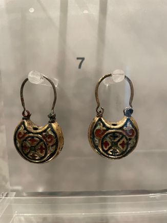 These earrings in the museum show that styles haven’t changed much since the 14th century
