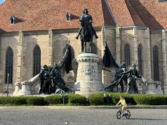 Statue of Matyas Corvinus, Hungary's greatest king who was also Romanian.  (His father was Iancu de Hunedoaraa Romanian.) But according to Magyar myth, his father was the illegitimate son of the Hungarian King Sigismund.