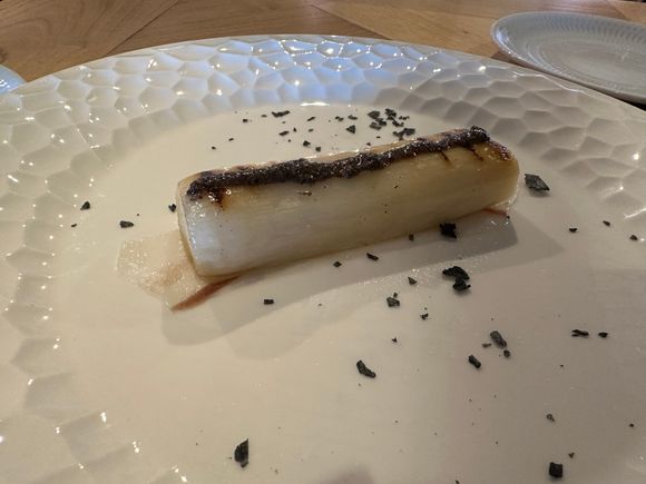 Braised leek with black salt