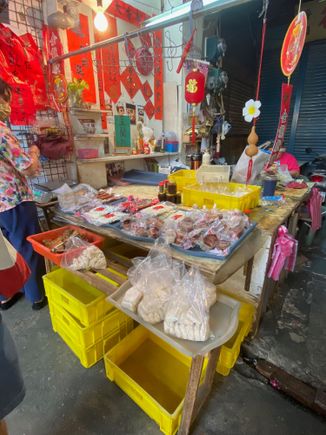 Stinky tofu stand - small bag in lower right corner. It didn't smell too bad but we weren't given samples. 