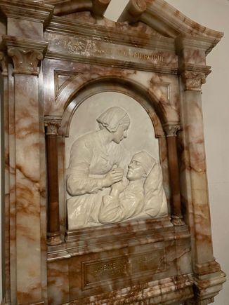 We are in the crypt now, there's Florence Nightengale