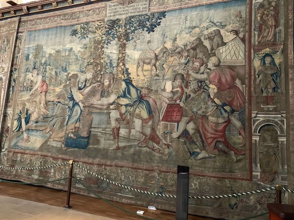 So many beautiful tapestries 