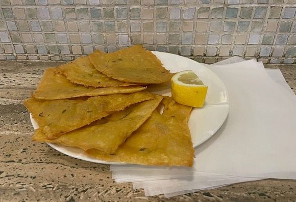 Panelle – fried bread from chickpea dough 