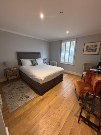 Nice size room, comfortable 