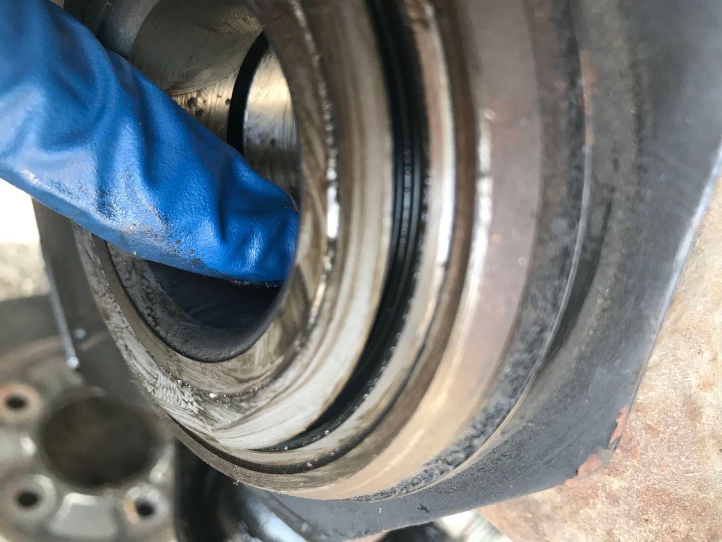 I think I broke the new wheel bearing Ford Truck Enthusiasts Forums