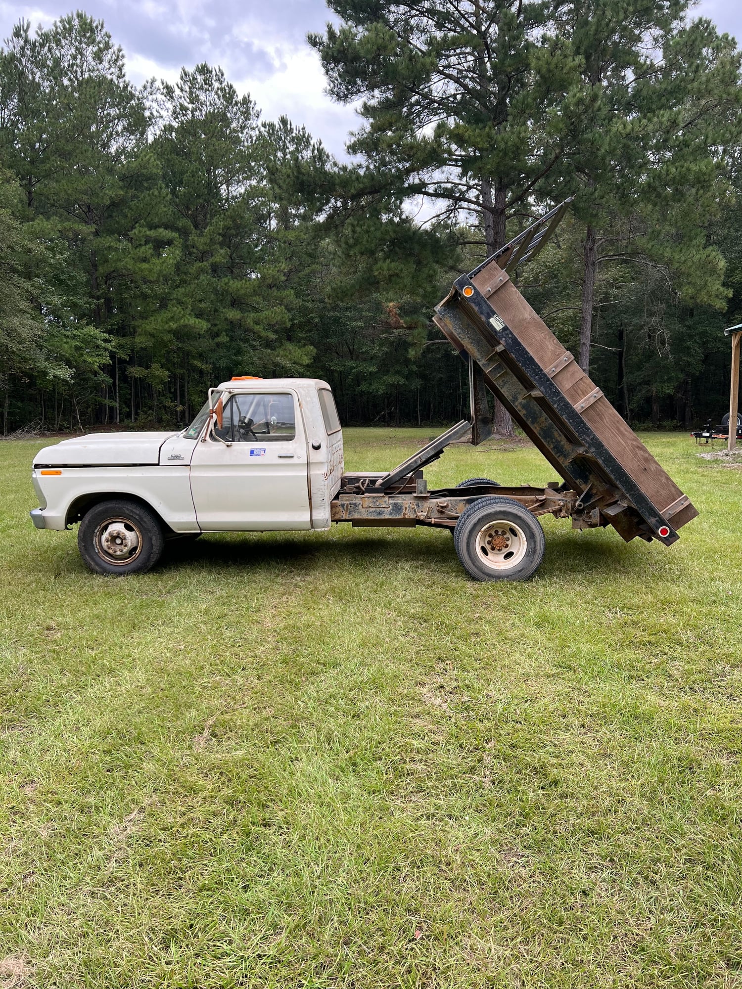 1977 Ford F-350 - 1977 F-350 flatbed dump.79k miles - Used - VIN F37SNY82494 - 79,800 Miles - 8 cyl - 2WD - Manual - Truck - White - Gadsden, SC 29052, United States